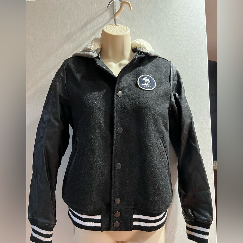 Abercrombie kids varsity vegan leather wool Jacket, Dry clean, removable hood.
